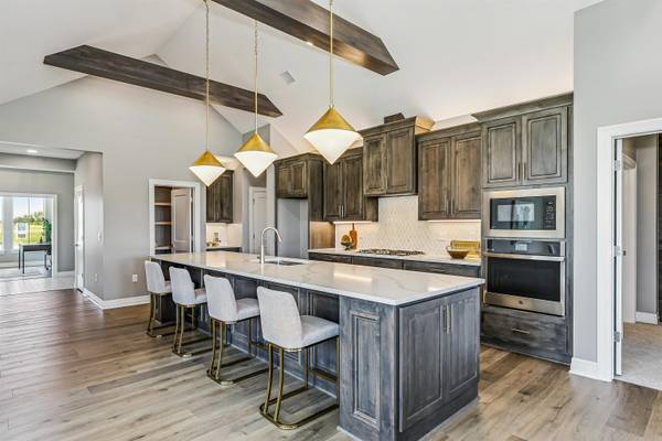 200 W Boxthorn Dr, Andover, KS 67002
