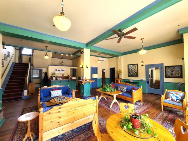 112 W Lincoln St, Lindsborg, KS 67456