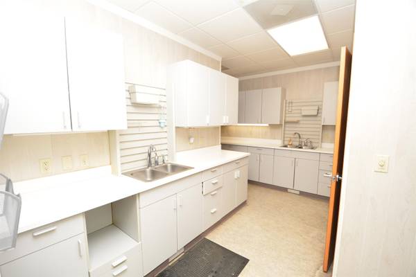 6135 E Harry St, Wichita, KS 67218