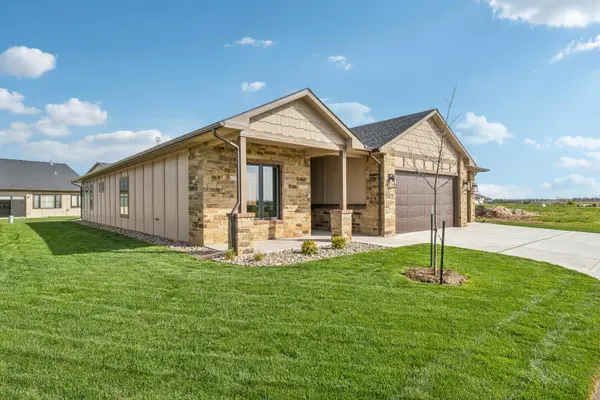 1622 S Dove Pl, Goddard, KS 67052