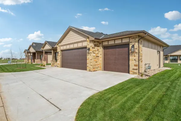 1622 S Dove Pl, Goddard, KS 67052
