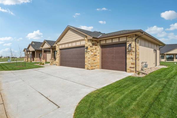 1622 S Dove Pl, Goddard, KS 67052