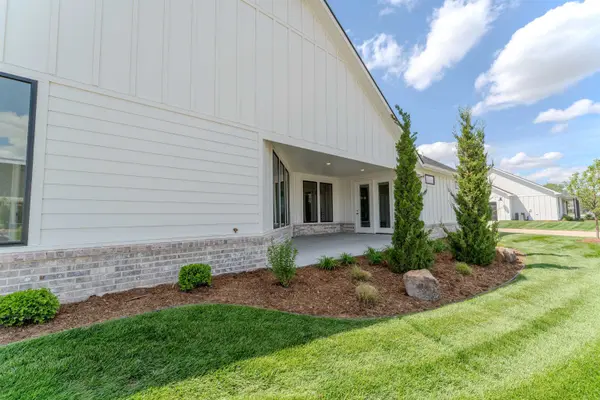 2718 W Shearwater St, Wichita, KS 67204