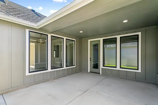 2722 W Shearwater St, Wichita, KS 67204