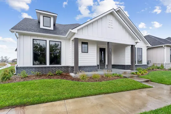 2834 W Shearwater, Wichita, KS 67204