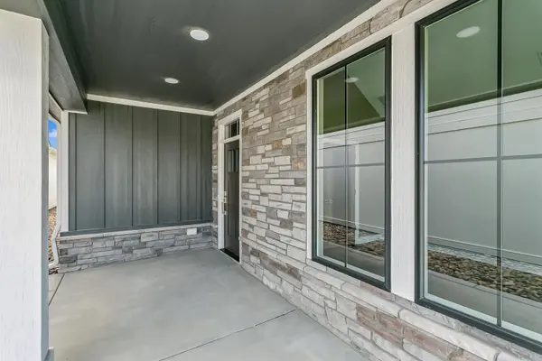201 S Heritage Way, Andover, KS 67002