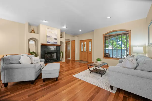 6907 W Garden Ridge Ct, Wichita, KS 67205