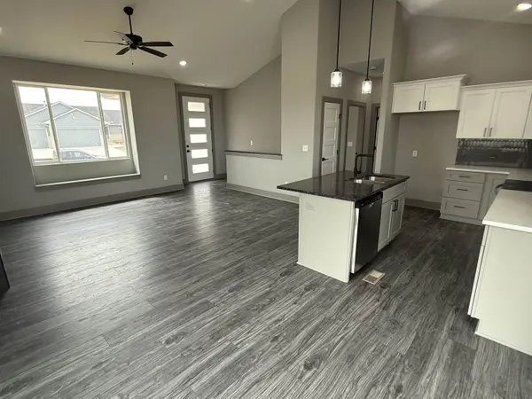 130 E Poplar Circle, Goddard, KS 67052