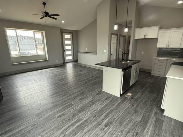 130 E Poplar Circle, Goddard, KS 67052