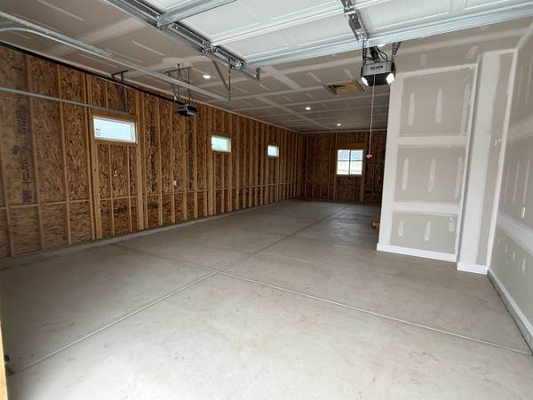 130 E Poplar Circle, Goddard, KS 67052