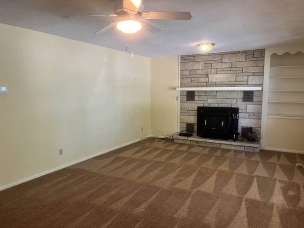 7 Prairie Ln, Marion, KS 66861