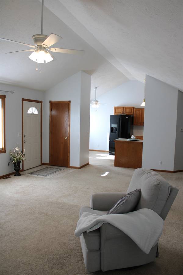 671 Georgetown Rd, Salina, KS 67401