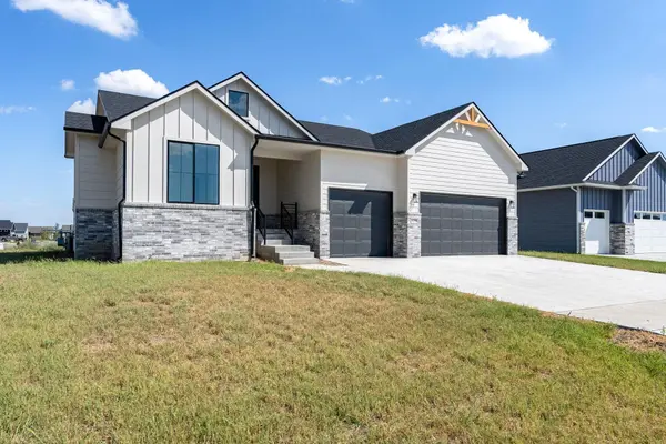 1230 W Ravendale Ln, Goddard, KS 67052