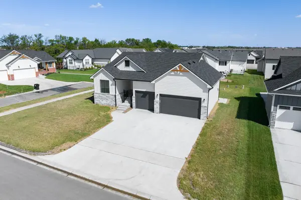 1230 W Ravendale Ln, Goddard, KS 67052