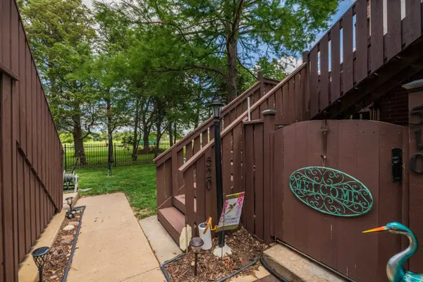 1450 S Webb Rd #520, Wichita, KS 67207