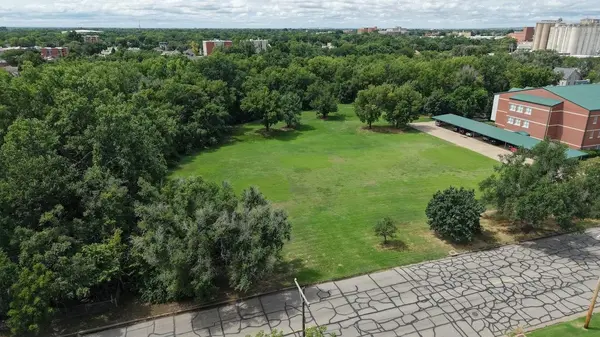 0000 E Elm, Salina, KS 67401