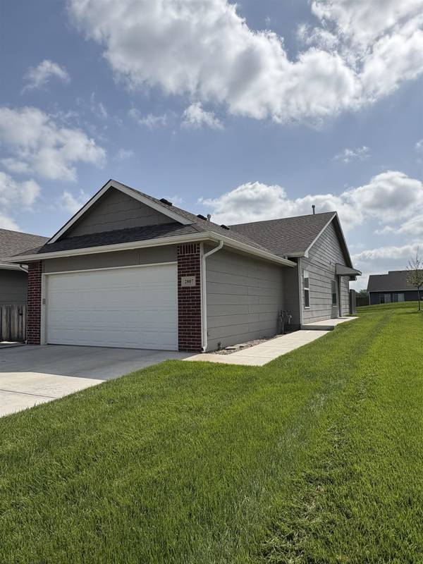 2605-2607 W 55th St N, Wichita, KS 67204