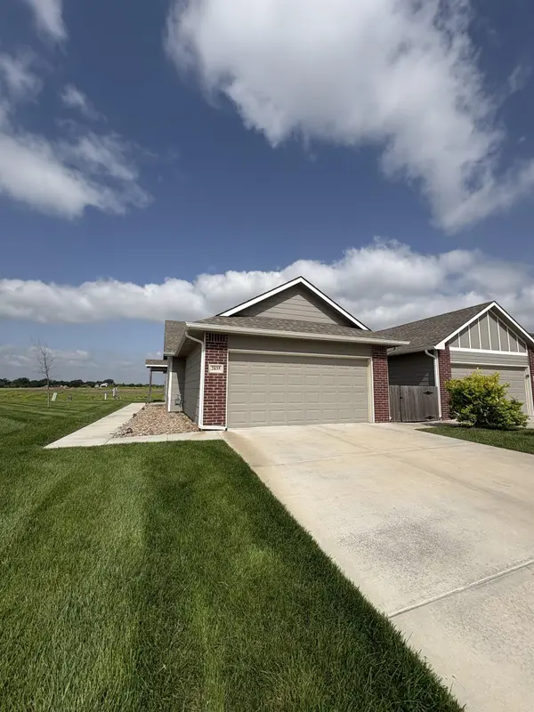 2805-2807 W 55th Ct N, Wichita, KS 67204