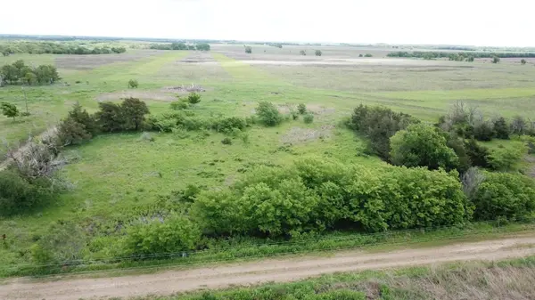 00000 S Woodlawn, Oxford, KS 67119
