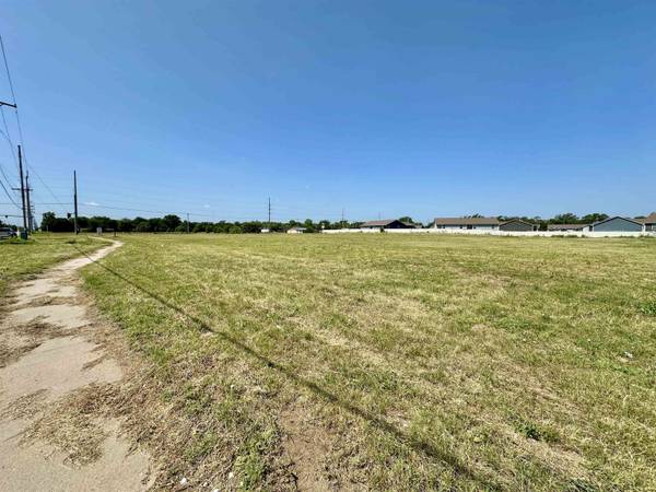 5515 S Seneca, Wichita, KS 67217