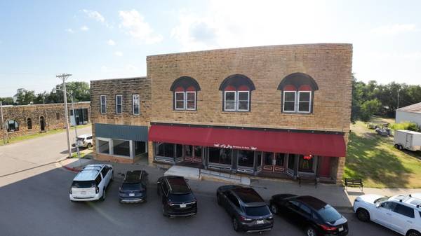 105 N Main St, Sylvan Grove, KS 67481