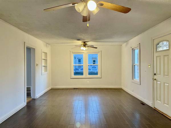 712 S C St, Arkansas City, KS 67005