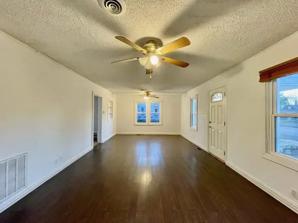 712 S C St, Arkansas City, KS 67005