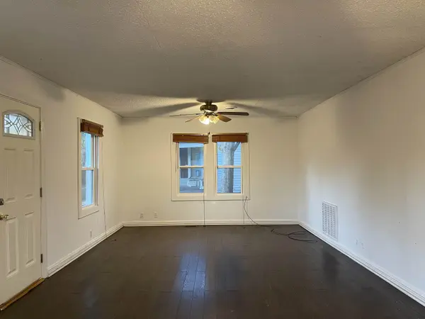 712 S C St, Arkansas City, KS 67005