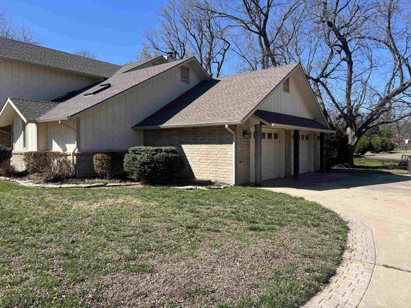 2305 N Squirrel Run, Arkansas City, KS 67005