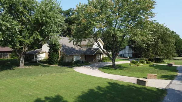 2305 N Squirrel Run, Arkansas City, KS 67005