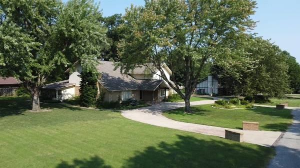 2305 N Squirrel Run, Arkansas City, KS 67005