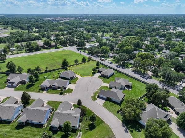 845 Tee Ct, El Dorado, KS 67042