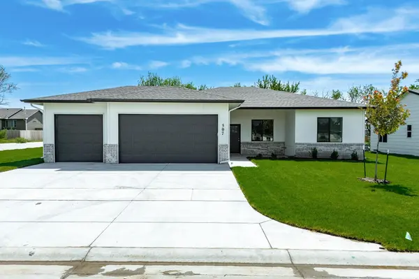 507 E Elmwood St, Park City, KS 67147
