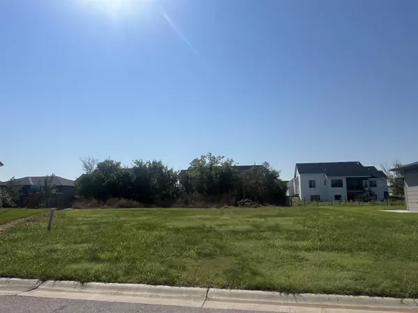 4662 W Emerald Bay Ct, Wichita, KS 67205