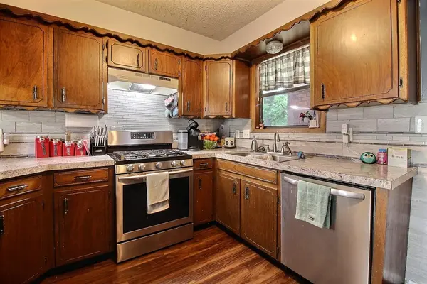 411 S Washington St, Belle Plaine, KS 67013