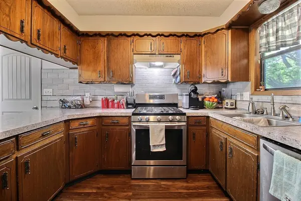 411 S Washington St, Belle Plaine, KS 67013