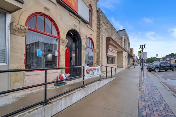 114 E Main St, Marion, KS 66861