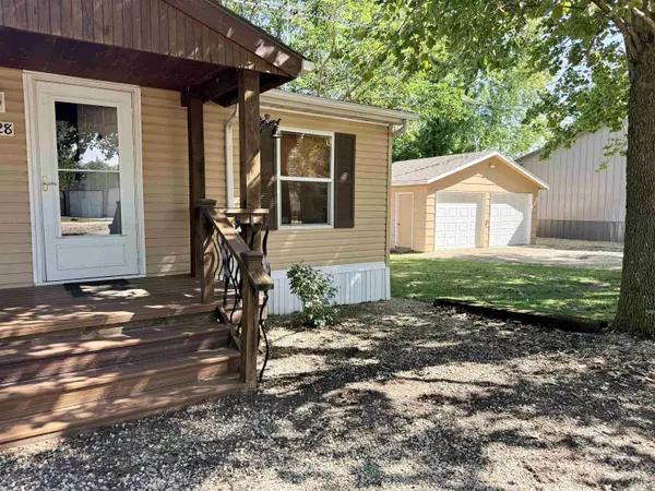 2128 Schlotthauer, Marion, KS 66861