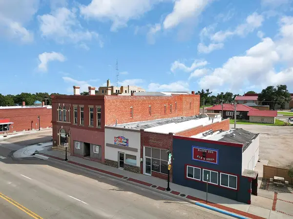 136 E Long St, Dighton, KS 67839