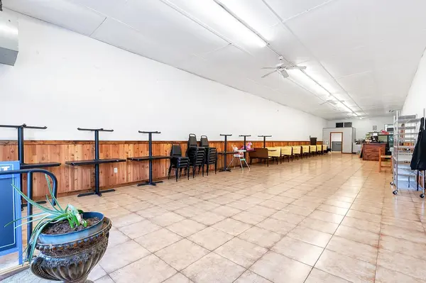 136 E Long St, Dighton, KS 67839