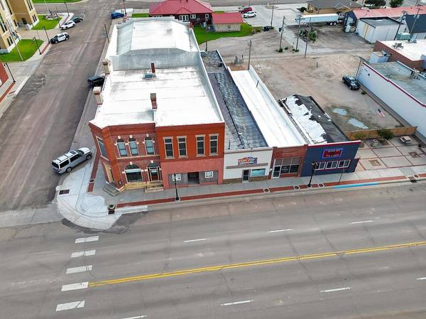 136 E Long St, Dighton, KS 67839
