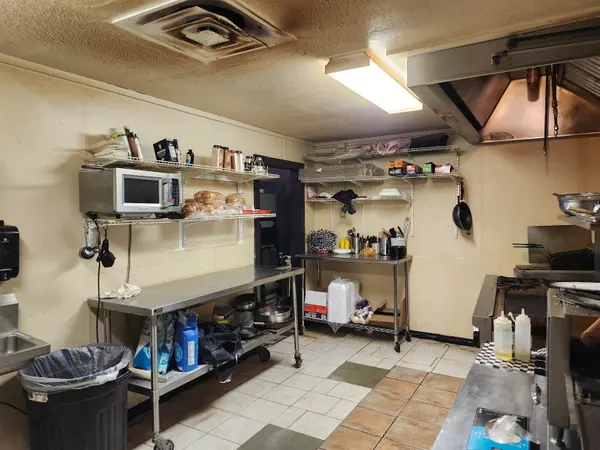 121 Starr Ave, Miltonvale, KS 66938