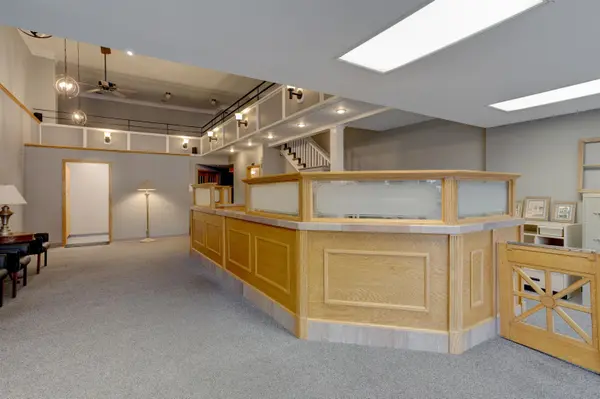 810 Main St, Winfield, KS 67156