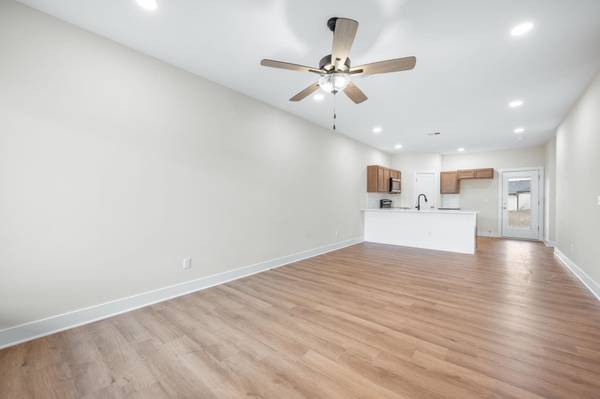841 S Wybern St, Valley Center, KS 67147-8977