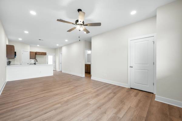 841 S Wybern St, Valley Center, KS 67147-8977