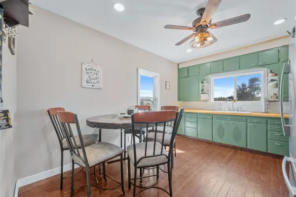 5202 N Willow Lake, Burrton, KS 67020