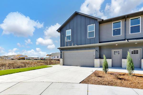 9149 Chris Ct, Bel Aire, KS 67226