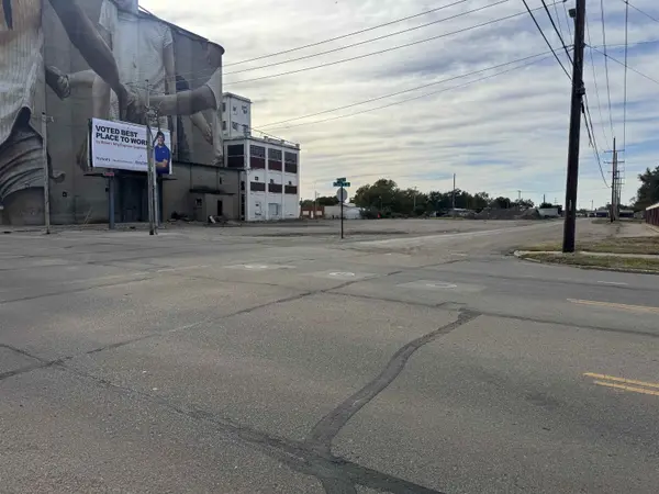 343 N Santa Fe Ave, Salina, KS 67401