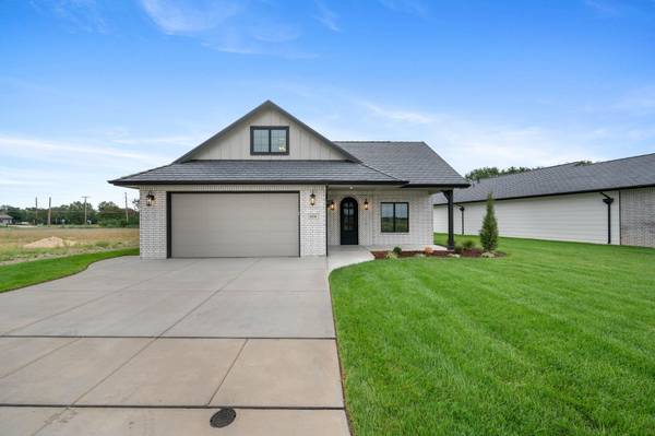6134 N Hiebert Dr, Park City, KS 67219