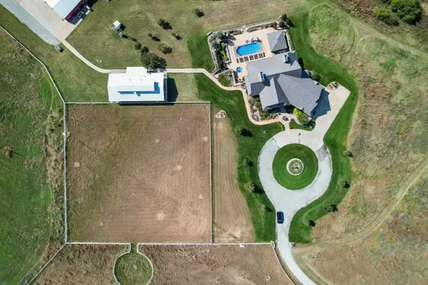1051 N Blackstone Rd, Milton, KS 67106
